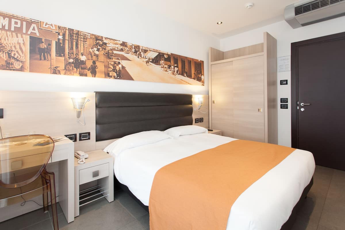 Minibar, Zimmersafe, Schreibtisch, schallisolierte Zimmer