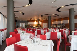 Breakfast, lunch and dinner served - Hotel Adlon (Jesolo)