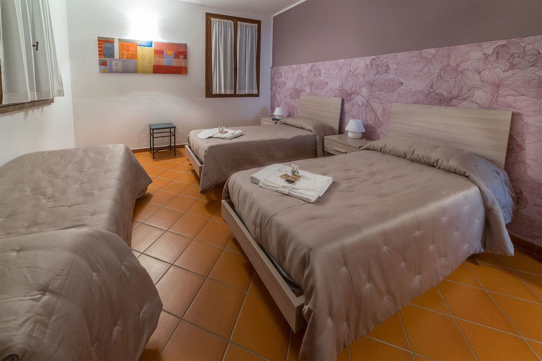 Minibar, in-room safe, desk, free WiFi