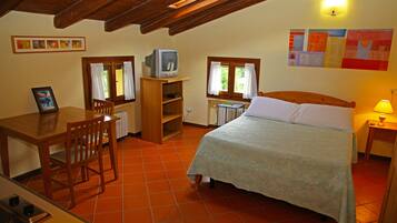 Minibar, in-room safe, desk, free WiFi