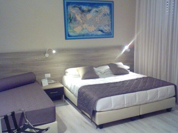 Tilam berlapik, bar mini, katil bayi/kot (surcaj)