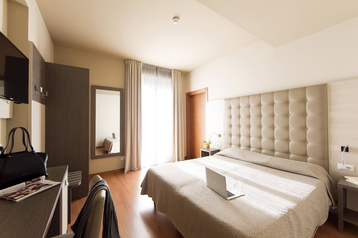 Minibar, in-room safe, desk, soundproofing