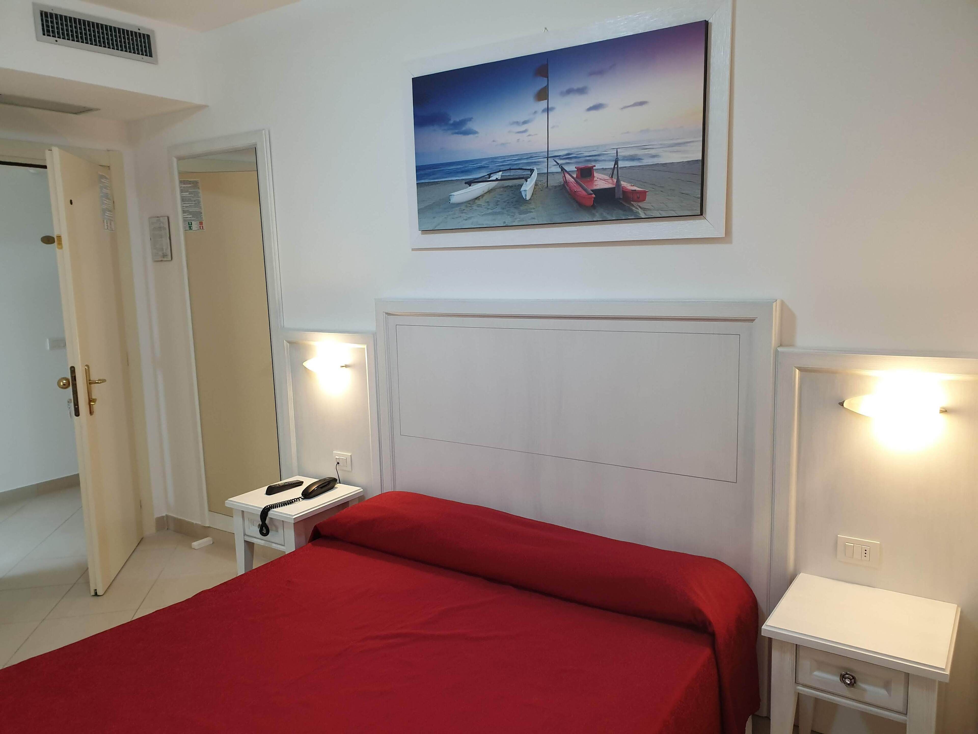 double room | 1 bedroom, egyptian cotton sheets, hypo-allergenic bedding