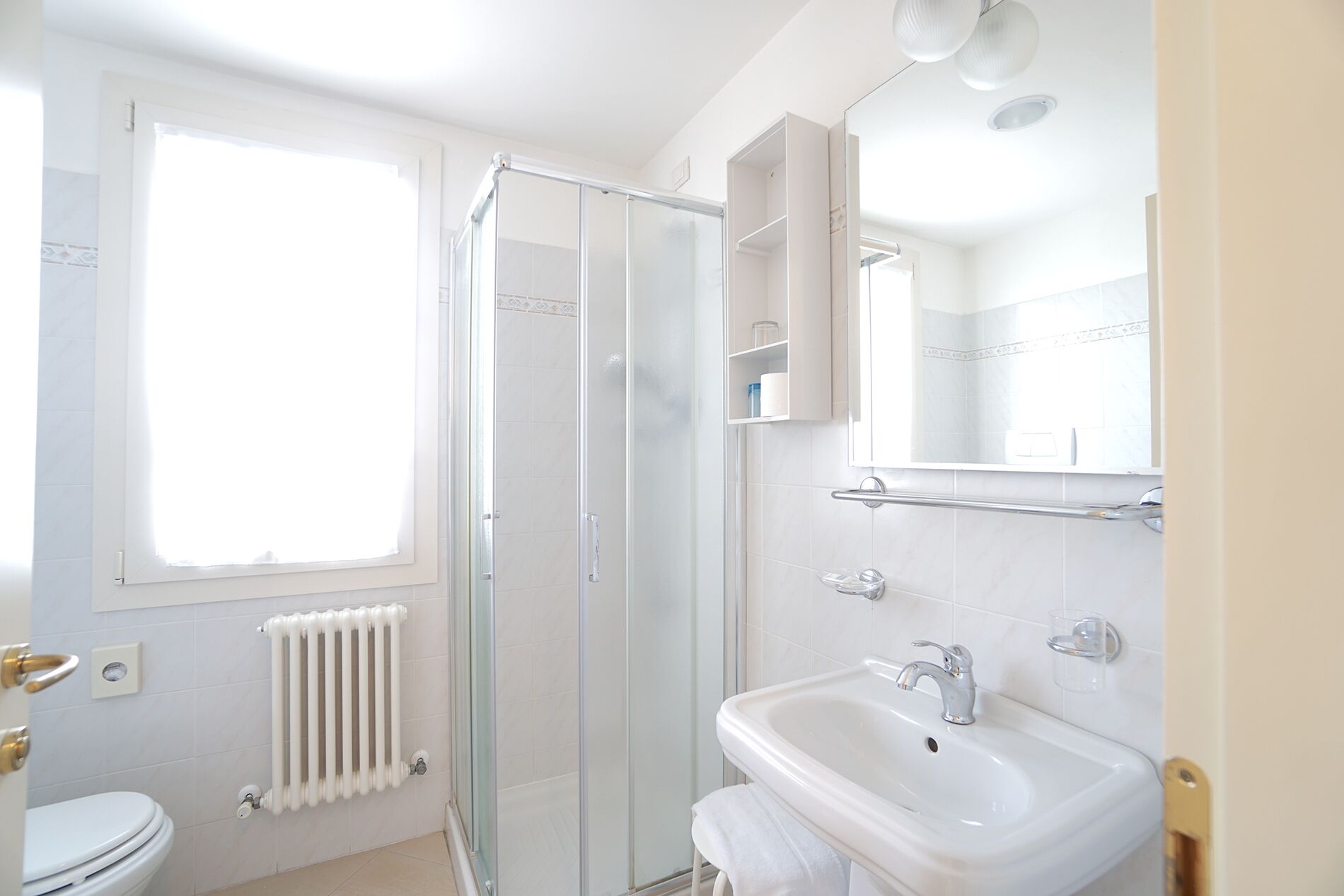 superior double room, balcony | bathroom | shower, free toiletries, hair dryer, bidet
