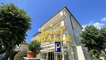 Frühstück, Mittagessen, italienische Küche, Blick auf den Garten