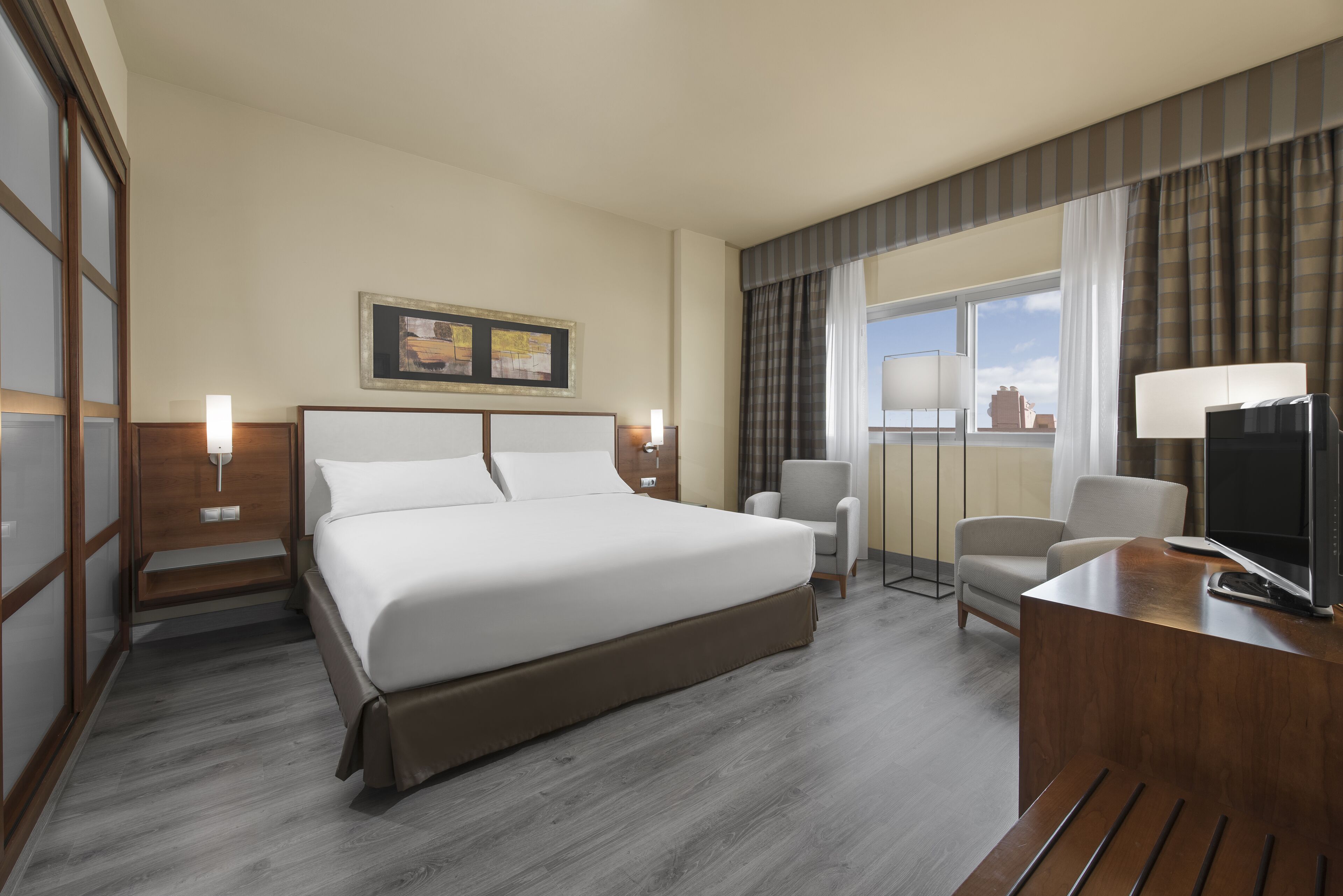 1 bedroom, minibar, in-room safe, desk