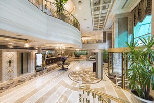 Check-in/check-out kiosk