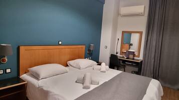 Superior Double or Twin Room, 1 Double or 2 Twin Beds | 1 bedroom, desk, laptop workspace, blackout drapes