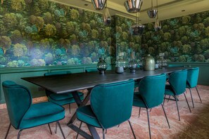 Breakfast, lunch, dinner served; Regional cuisine  - Berghotel Sonnenbichl (Bad Wiessee)