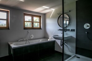Superior Double Room, Mountain View, Mountainside | Bathroom