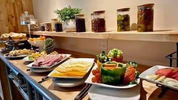 Free daily continental breakfast