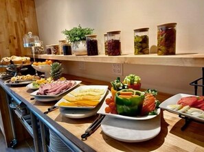 Free daily continental breakfast