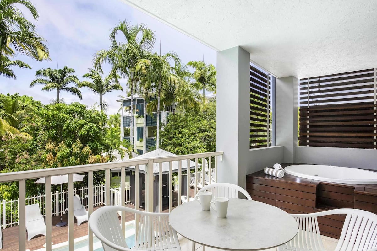 1 bedroom, in-room safe, iron/ironing board, cribs/infant beds