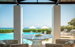 Ambassador Suite Private Pool | Terassi/patio