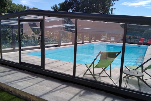 Indoor pool, seasonal outdoor pool, sun loungers