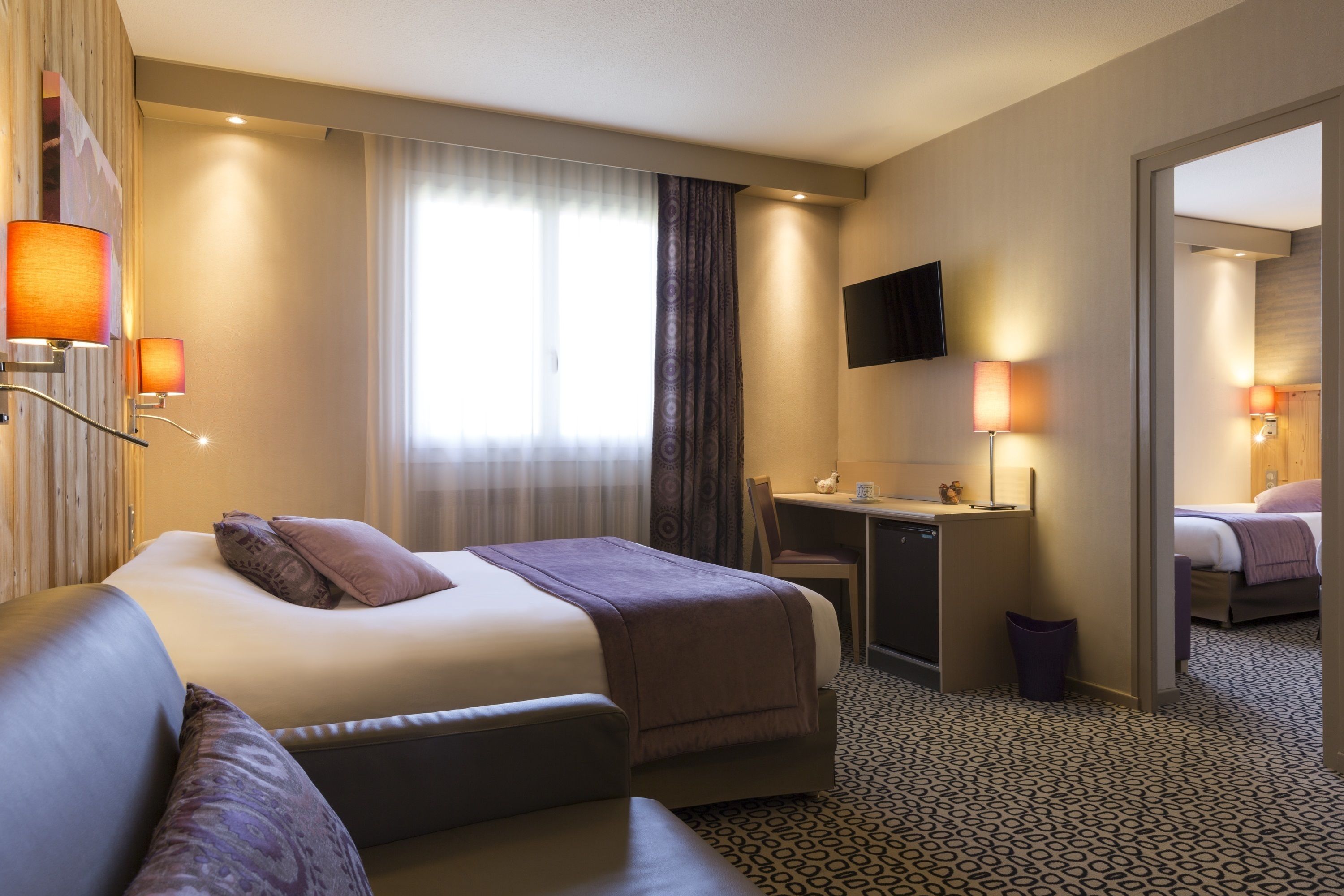 family room (5 persons) | in-room safe, desk, blackout curtains, soundproofing