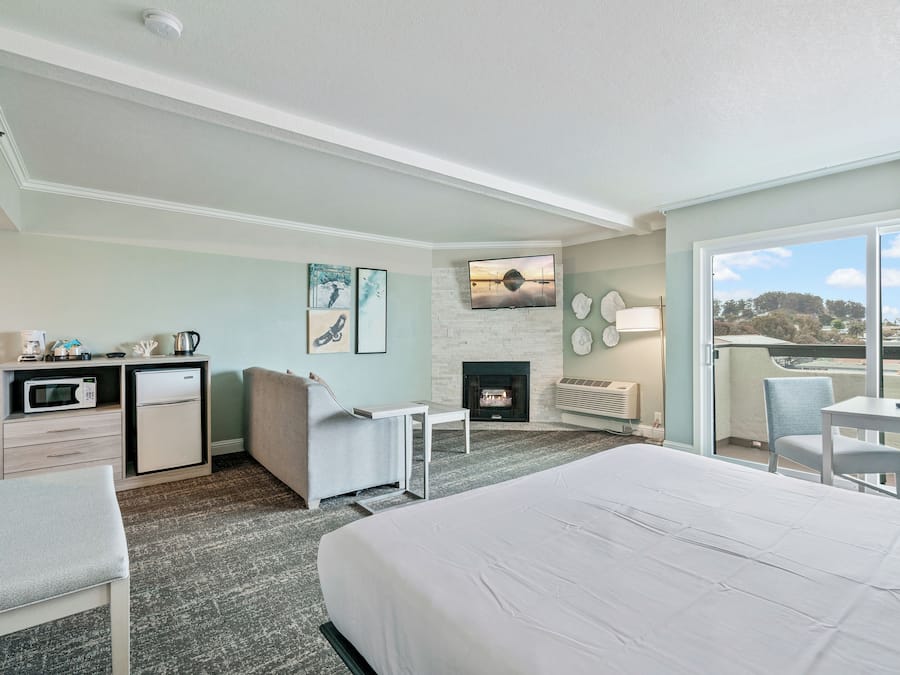 Espaço de trabalho para notebook, cortinas blackout