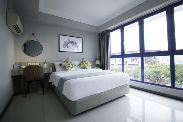 Egyptian cotton sheets, premium bedding, down comforters, pillowtop beds - Harbour Ville Hotel (Singapore)
