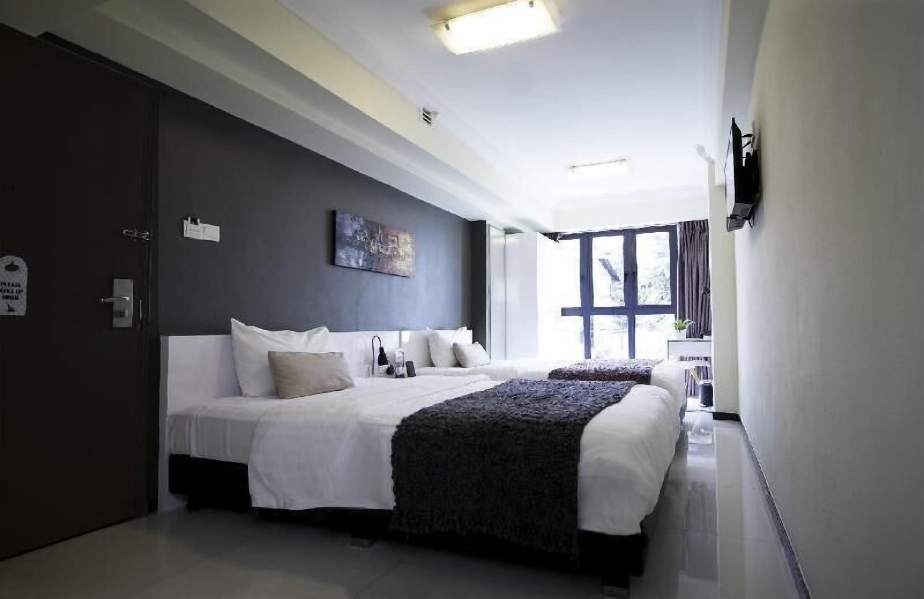 Egyptian cotton sheets, premium bedding, down duvets, pillow-top beds