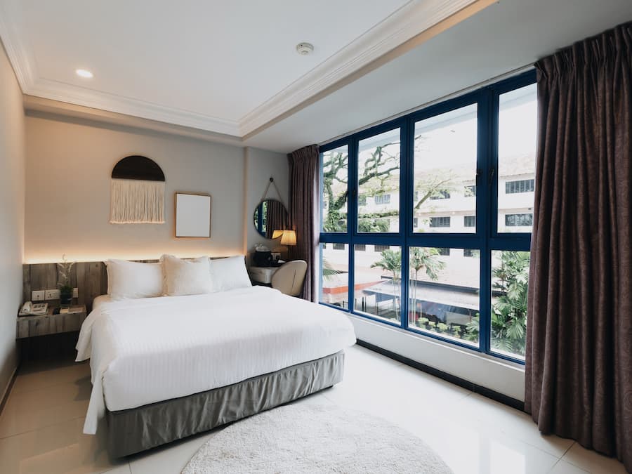 Premier Queen | Egyptian cotton sheets, premium bedding, down comforters, pillowtop beds