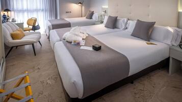 Chambre Triple Confort | Coffres-forts dans les chambres, chambres insonorisées, Wi-Fi gratuit