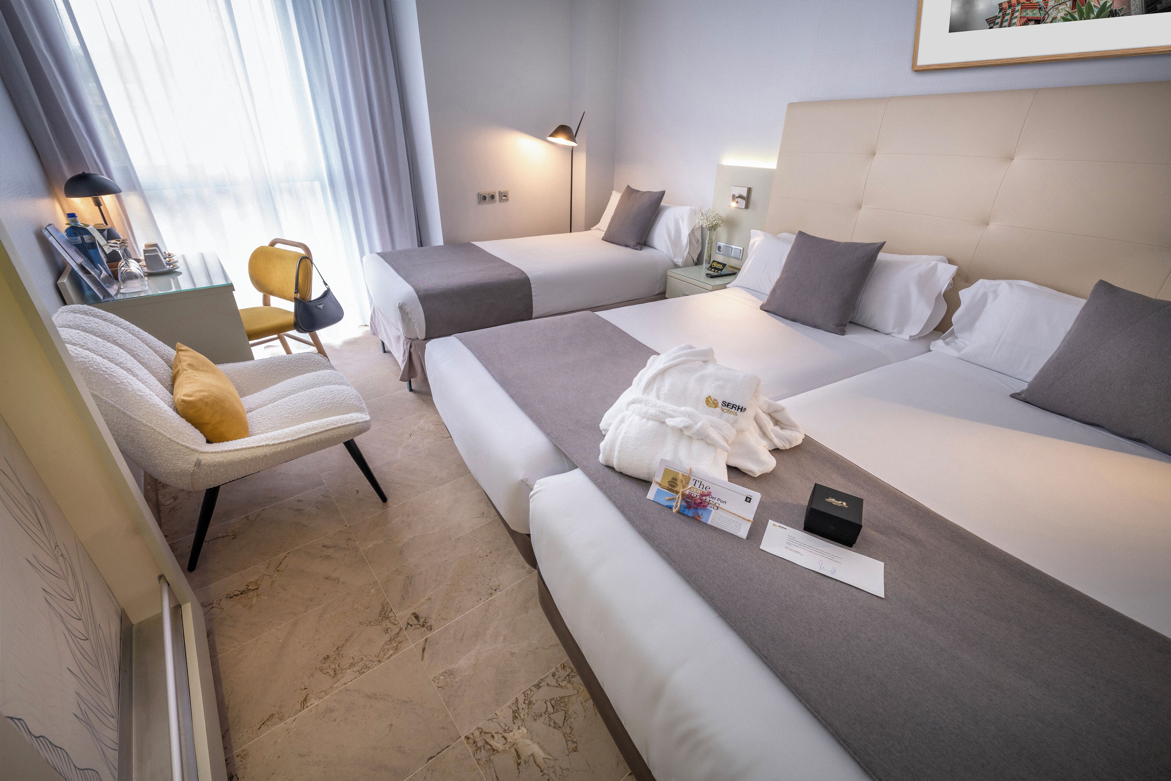 comfort triple room | in-room safe, soundproofing, free wifi, bed sheets