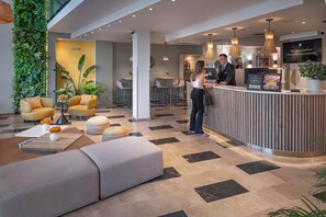 Reception - Hotel SERHS Del Port (Barcelona)