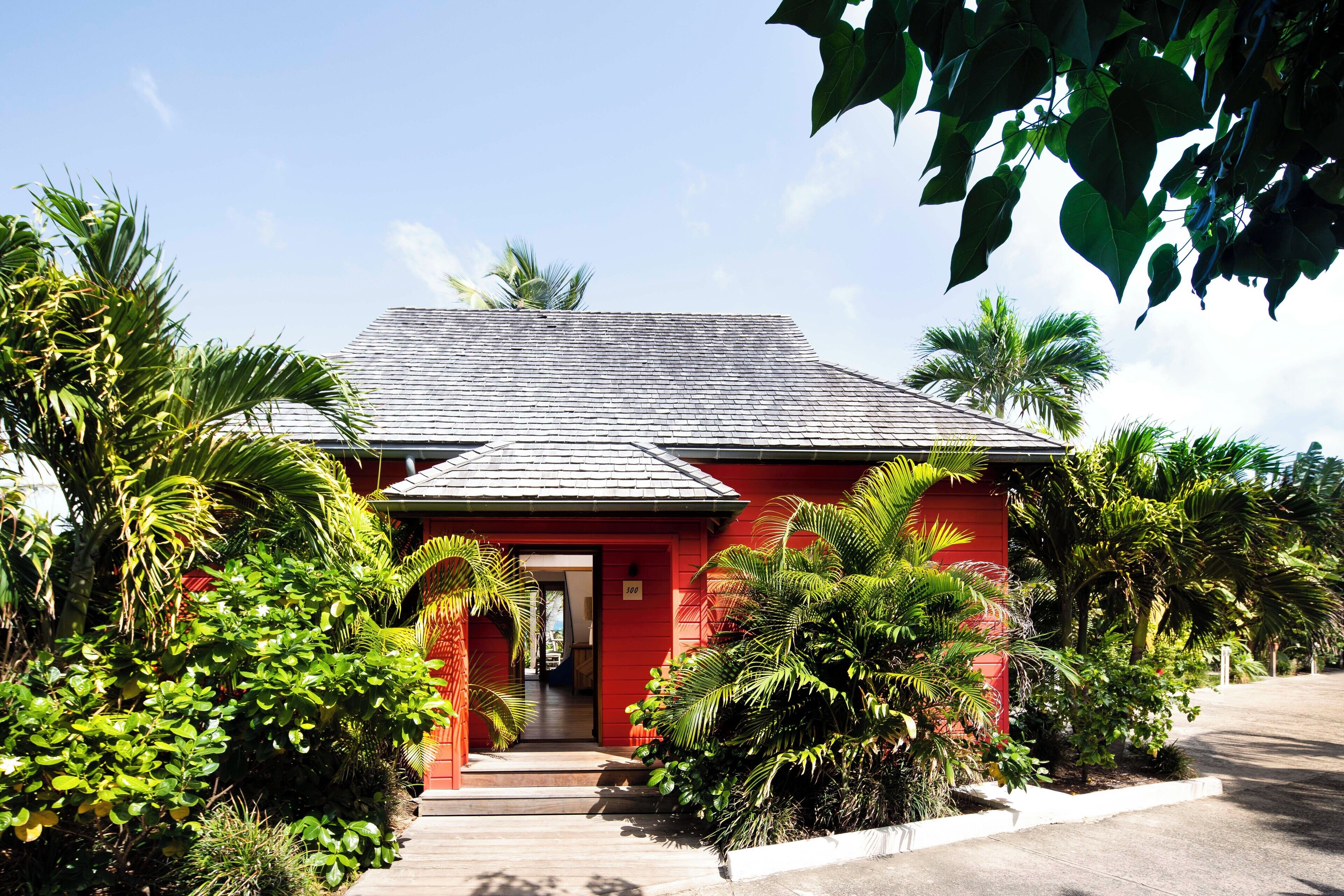 Premium bedding, minibar, in-room safe, soundproofing