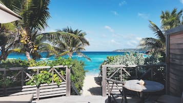 Ropa de cama de alta calidad y minibar