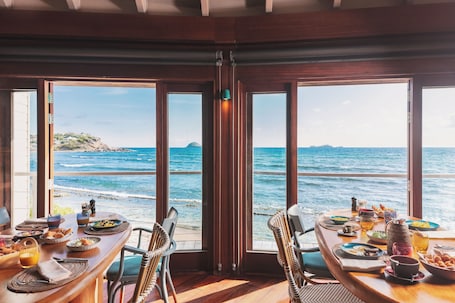 Restaurant. Hotel Manapany