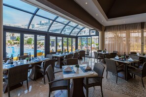 12 restaurants, breakfast, lunch, dinner served; Mexican cuisine - Muthu Clube Praia da Oura (Albufeira)