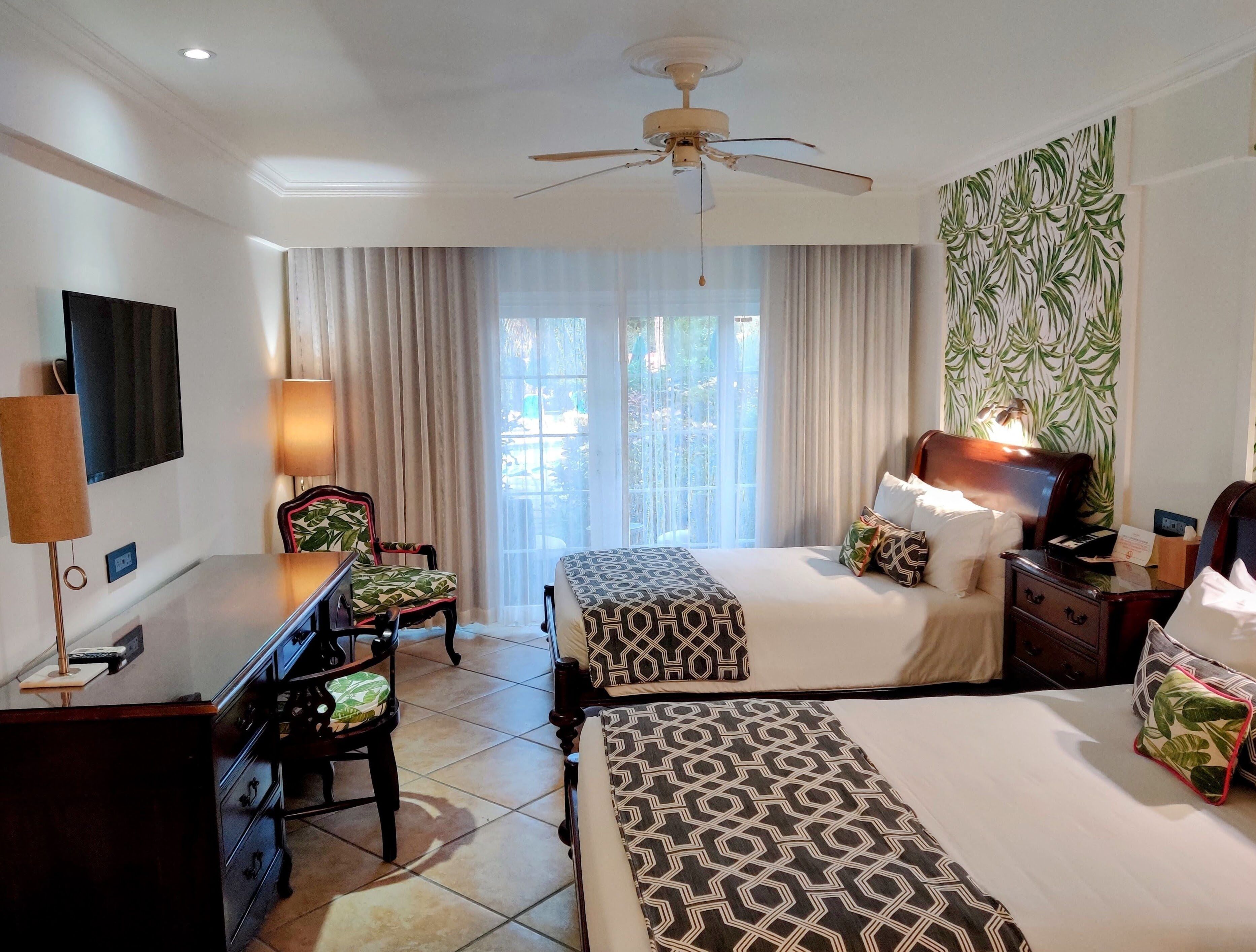 standard room, patio, pool view | 1 bedroom, premium bedding, in-room safe, desk