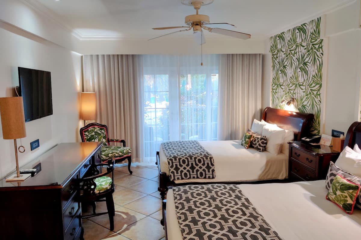 standard room, patio, pool view | 1 bedroom, premium bedding, in-room safe, desk
