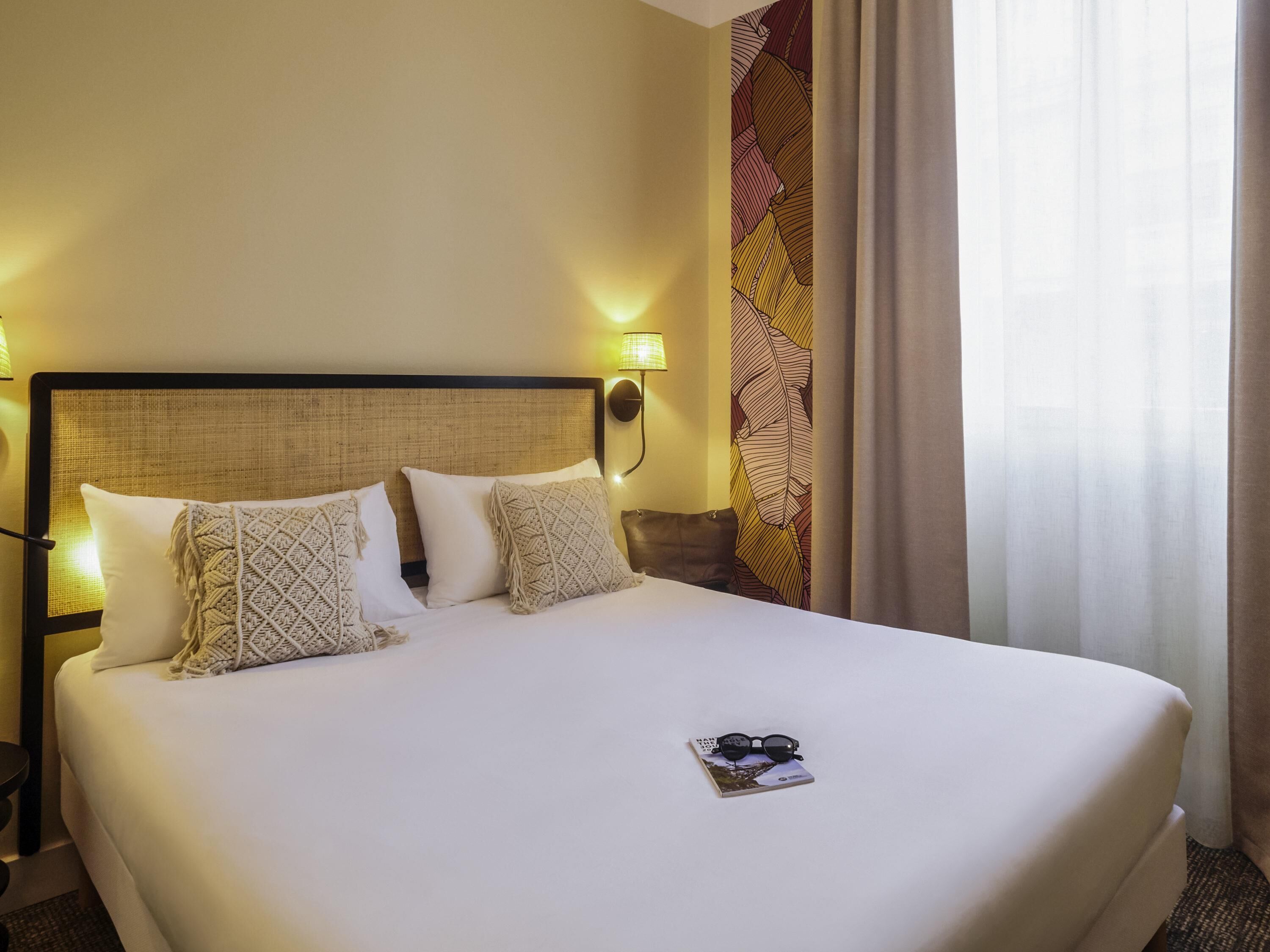 1 bedroom, premium bedding, blackout curtains, soundproofing