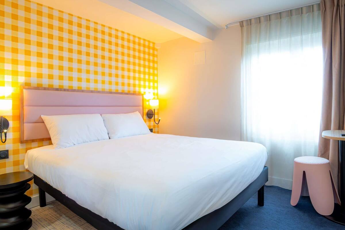 1 kamar tidur, seprai premium, tirai kedap cahaya, dan kedap suara