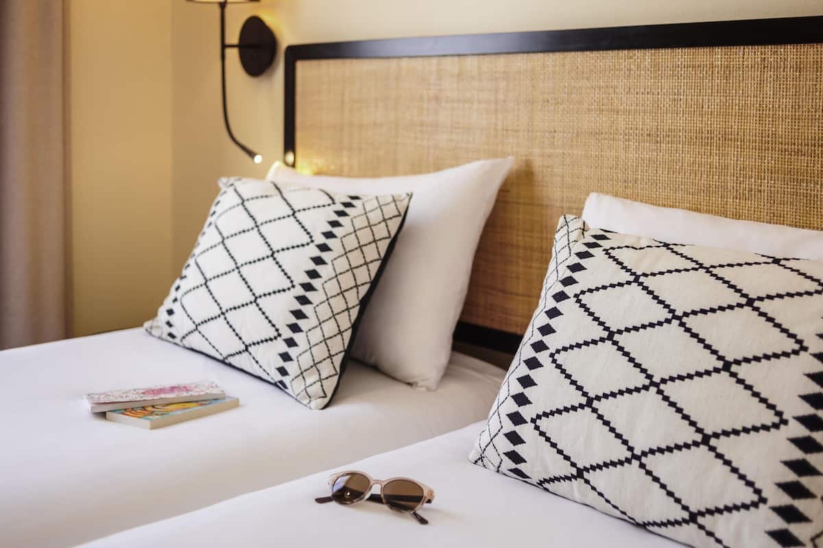 Habitación estándar, 2 camas individuales | 1 habitación, ropa de cama de alta calidad y cortinas blackout