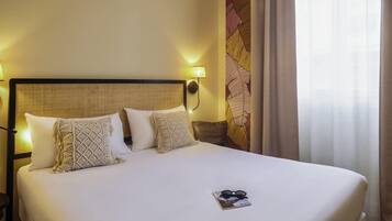 1 bedroom, premium bedding, blackout curtains, soundproofing