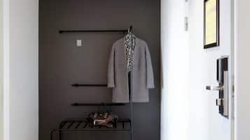 1 bedroom, desk, iron/ironing board, cribs/infant beds