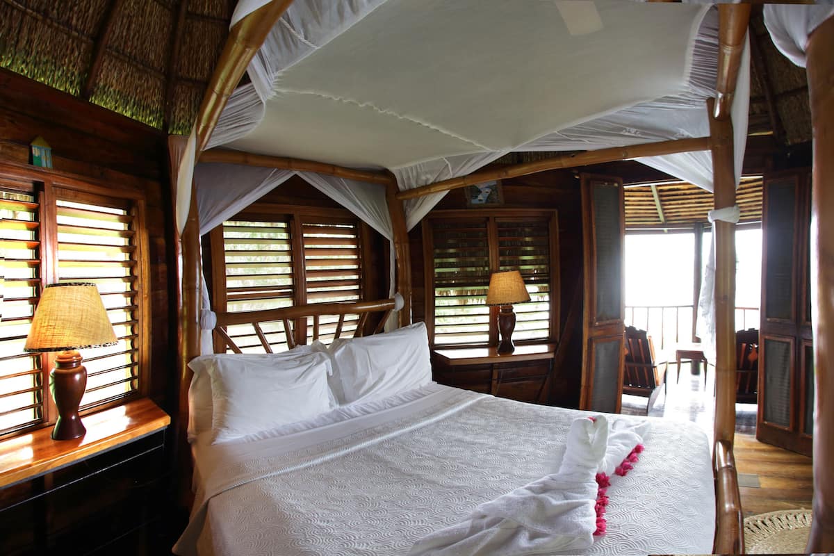 tree house | 1 bedroom, in-room safe, individually decorated, individually furnished