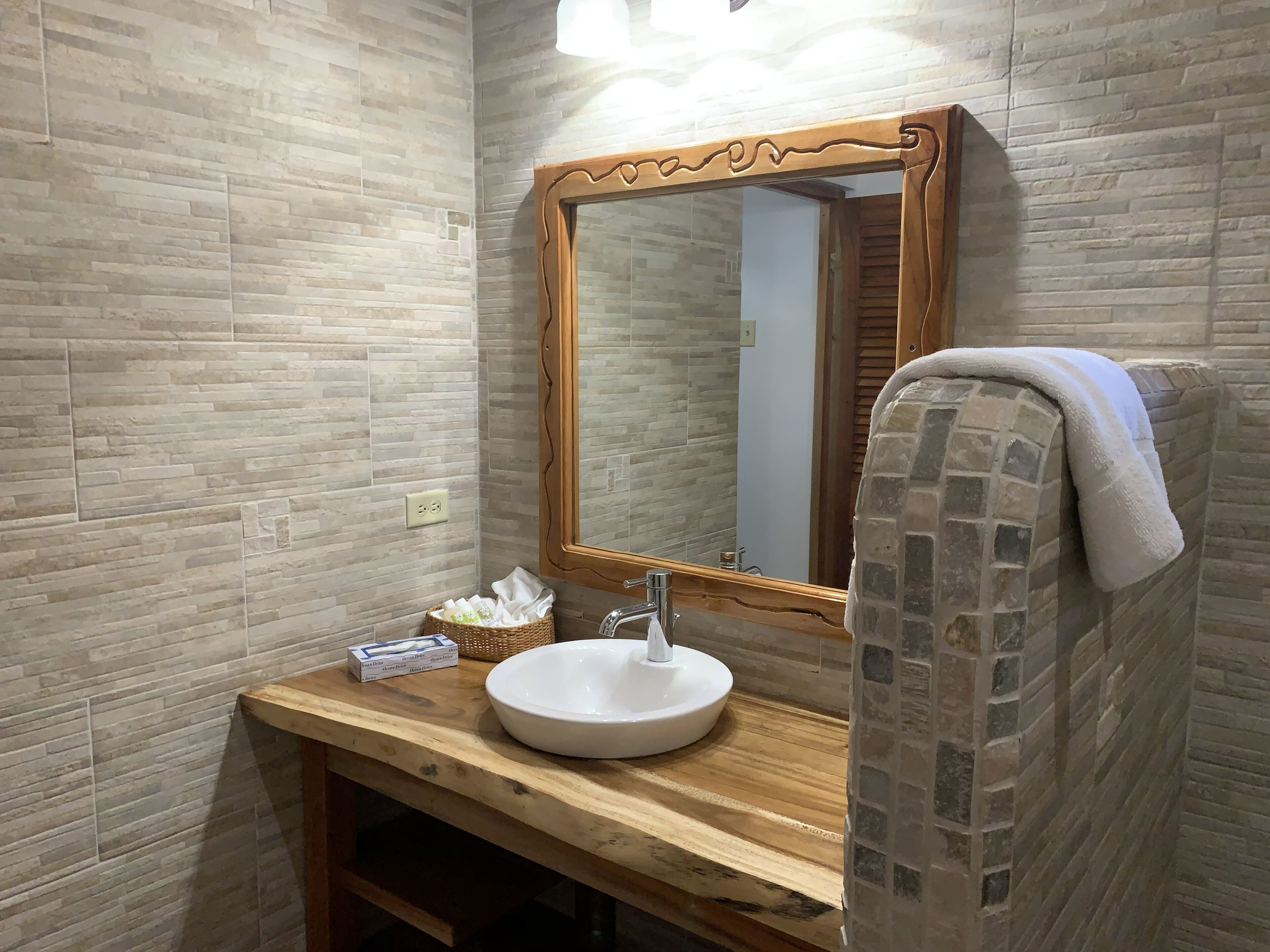 shower, free toiletries, towels, soap