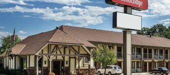 Econo Lodge Lawrence near University