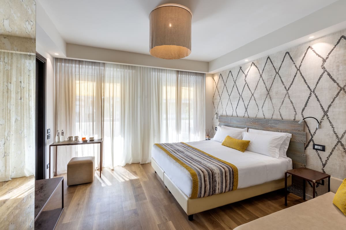 Superior Triple Room, 1 Double Bed with Sofa bed | 1 bedroom, minibar, in-room safe, desk