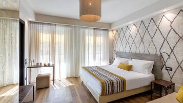 Minibar, in-room safe, desk, free WiFi