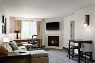 Suite, 1 Bedroom | Premium bedding, in-room safe, desk, laptop workspace