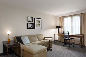Premium bedding, down duvets, in-room safe, desk - Residence Inn by Marriott Madison West/Middleton (Middleton)