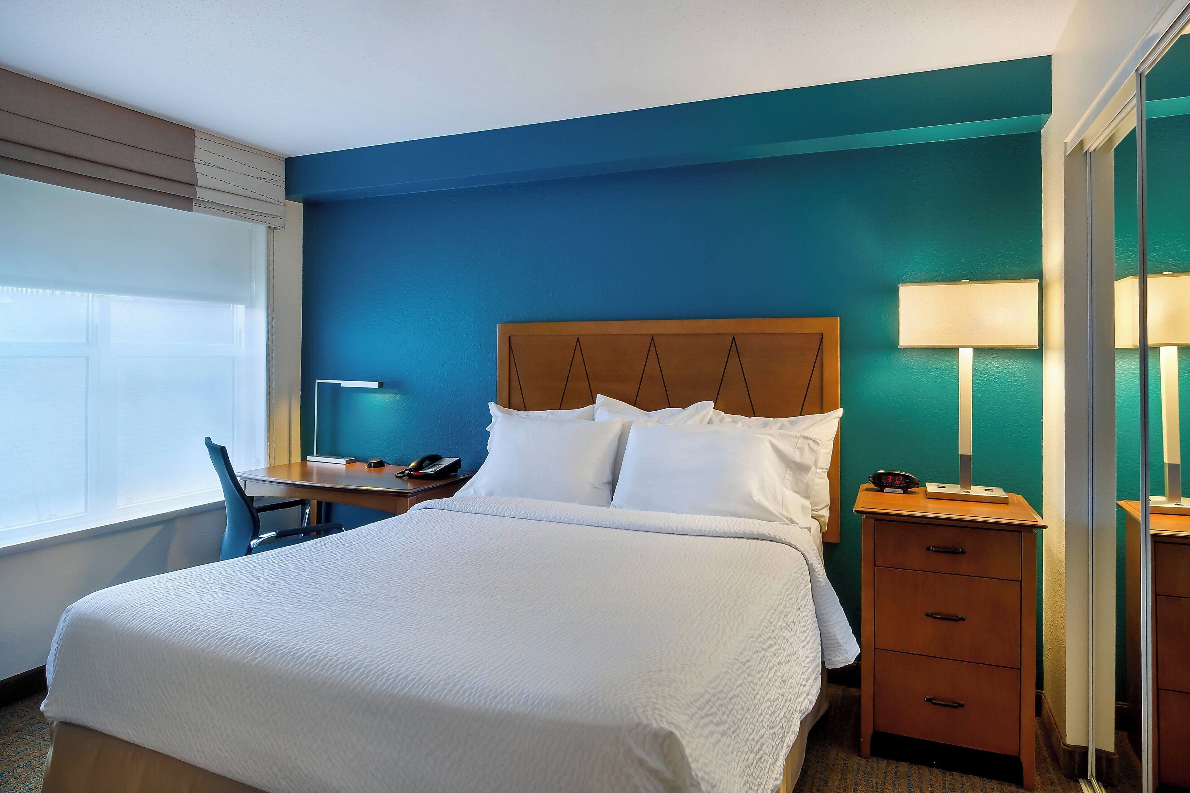 1 bedroom, premium bedding, in-room safe, desk