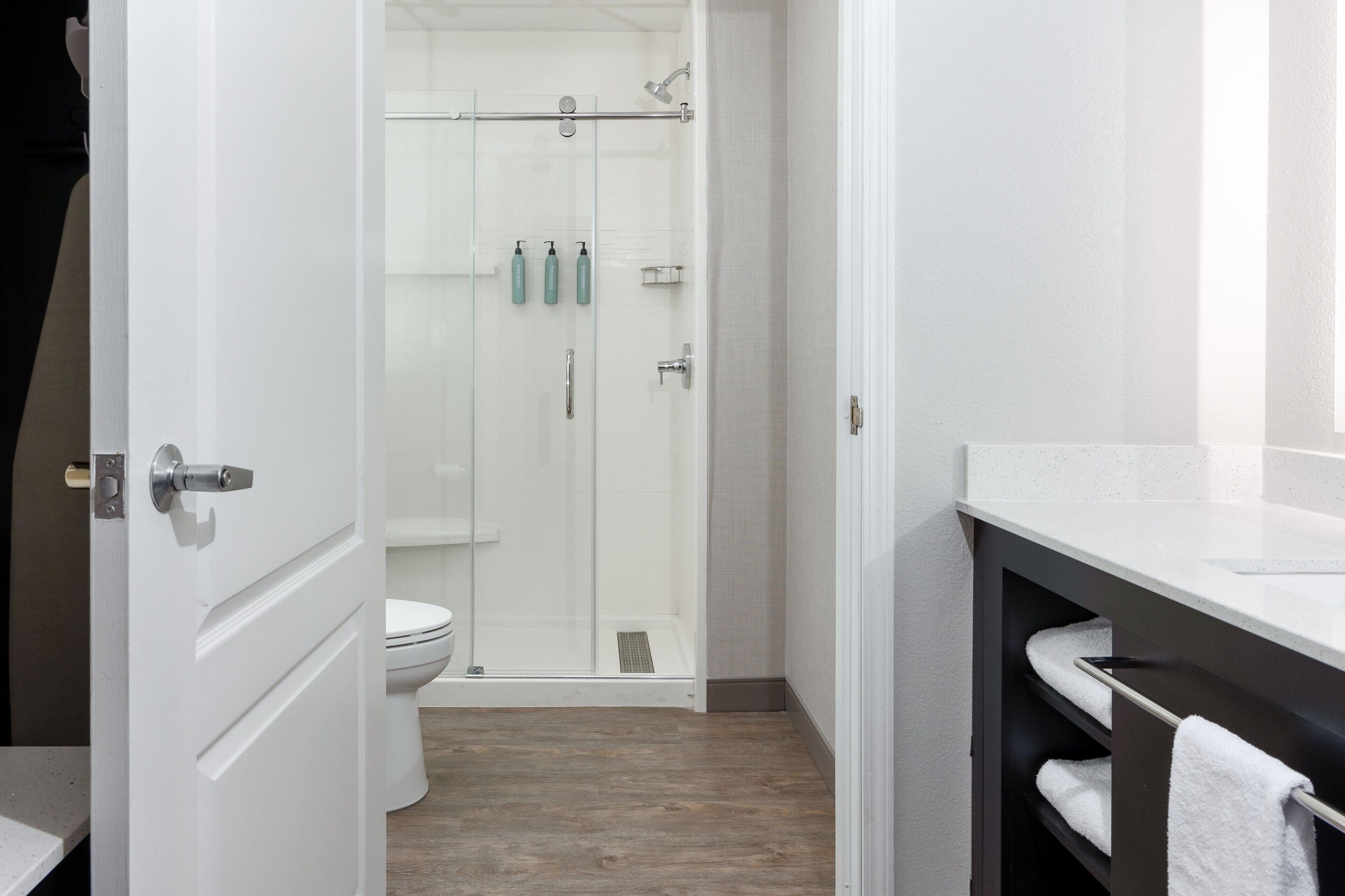 combined shower/bathtub, free toiletries, hair dryer, towels