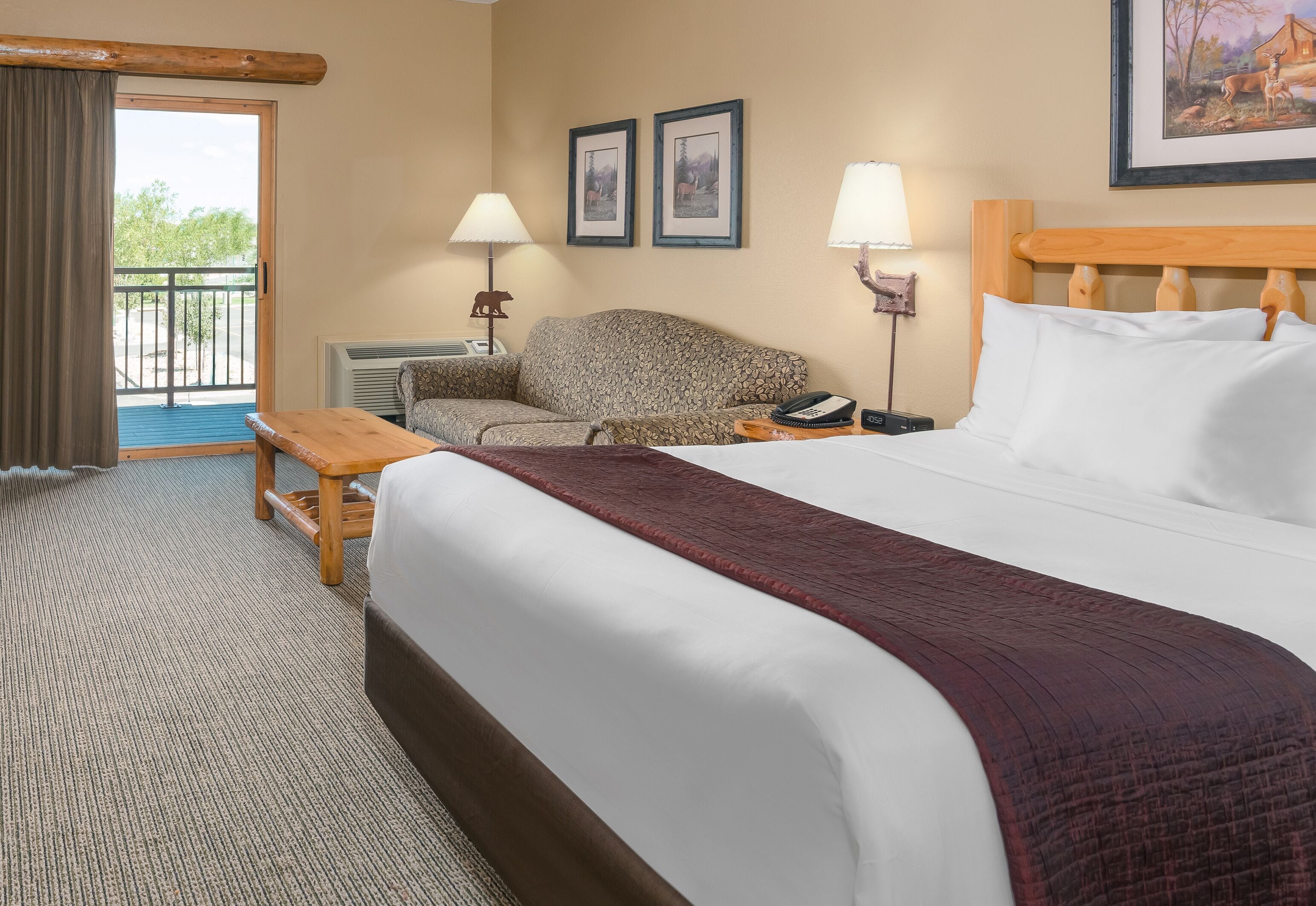 Kid Cabin Suite - Waterpark Included | In-room safe, iron/ironing board, Internet, bed sheets
