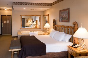 Room, Fireplace (Whirlpool Fireplace -Waterpark Incl.) | Peti besi dalam bilik, seterika/papan seterika, Internet, cadar katil 