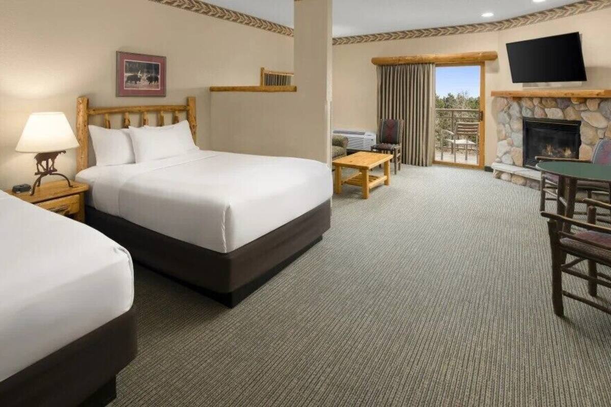 In-room safe, iron/ironing board, free WiFi, alarm clocks